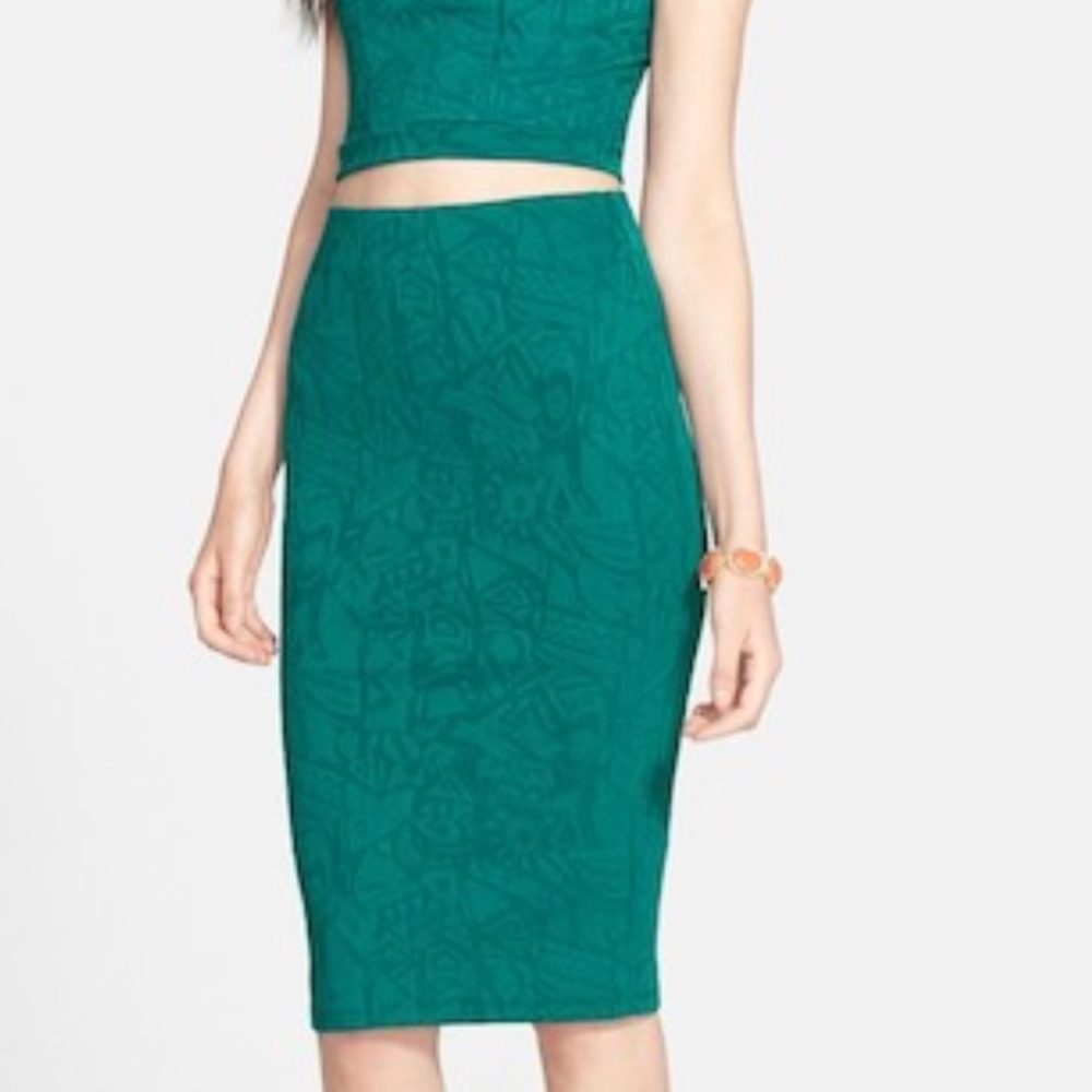 Astr pencil skirt w pattern detail size S